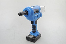 Aku nýtovací kleště KD-02X (18 000 N) s 2 akumulátory