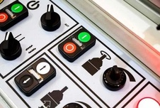Stroj na vrtání a řezání závitů NS TDM100