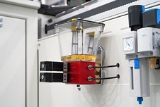 Stroj na vrtání a řezání závitů NS TDM100 2D AT