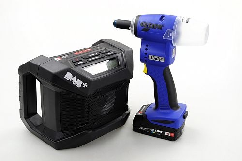 Aku nýtovací kleště Gesipa Birdie CAS v kufru s 2 akumulátory + DAB radio Metabo